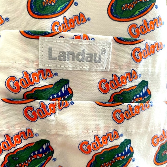 Florida Gators 🐊 Landau Scrub Top- size XSM - Picture 3 of 4